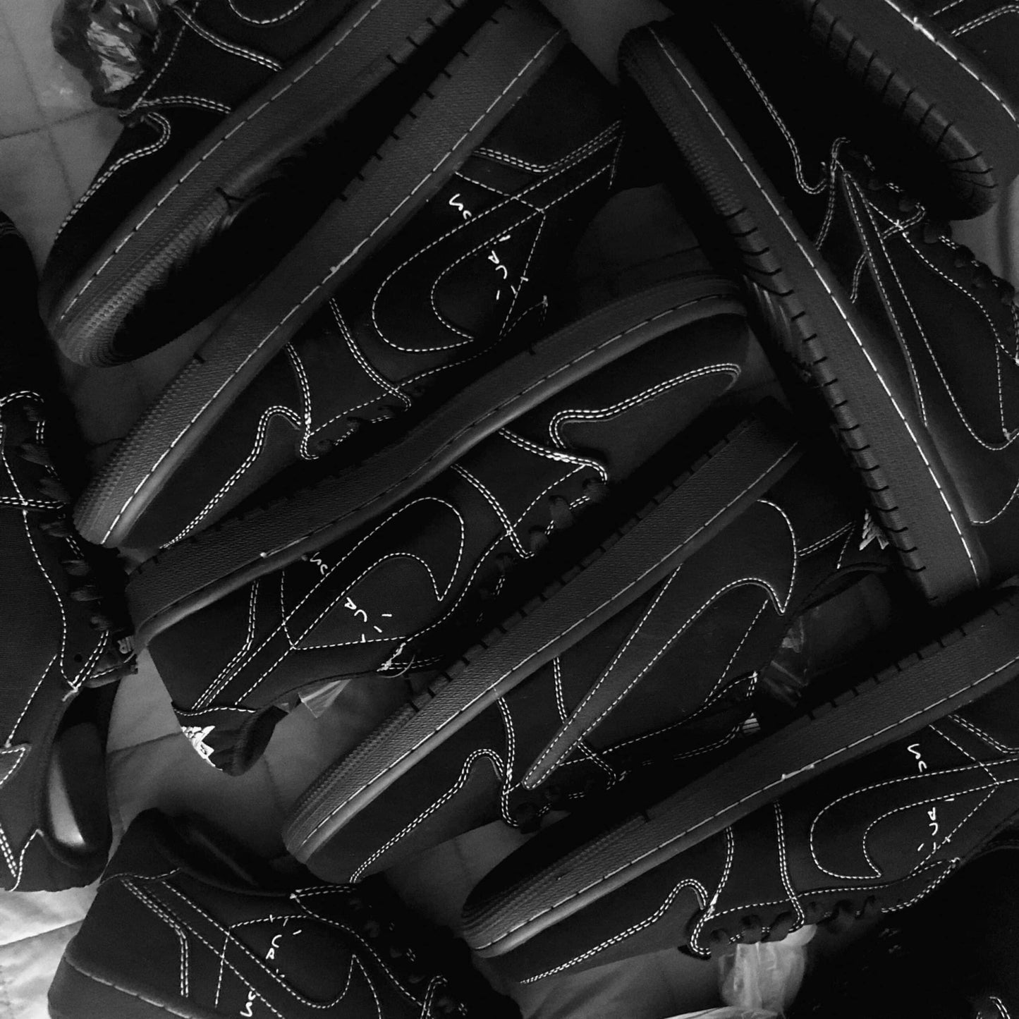 Jordan Travis Scott Low Phantom