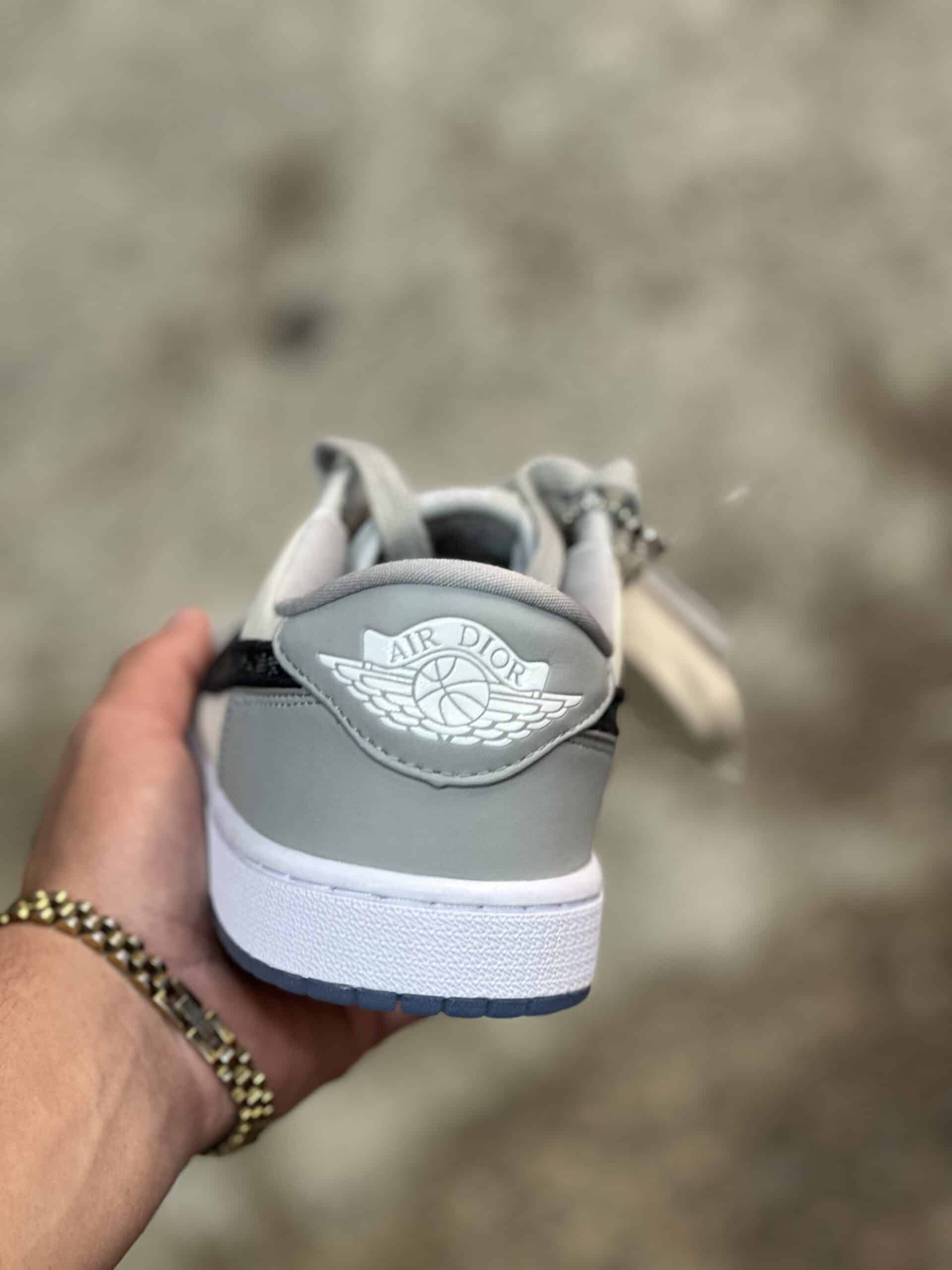 AIR DIOR