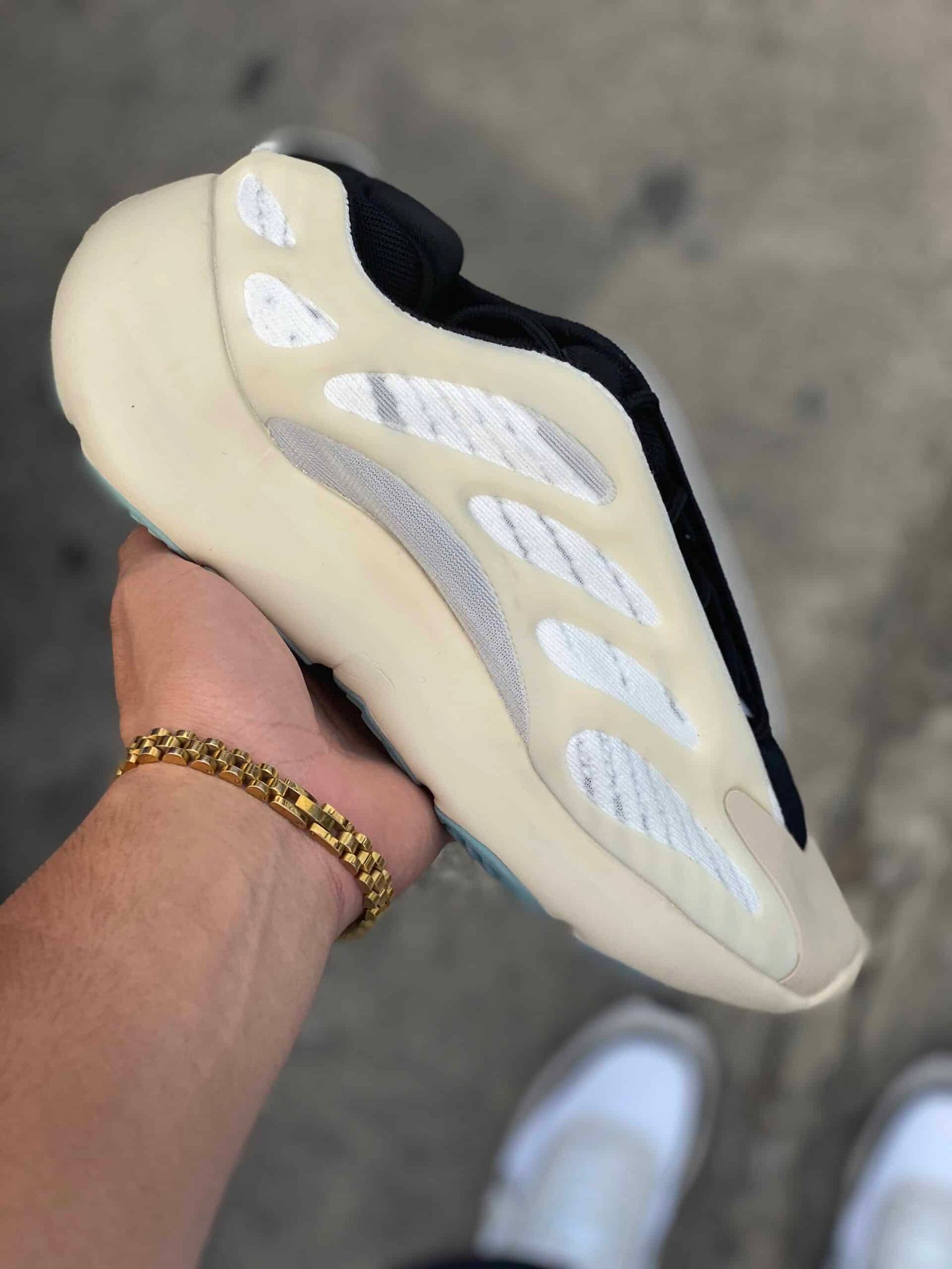 Yeezy 700 Azael