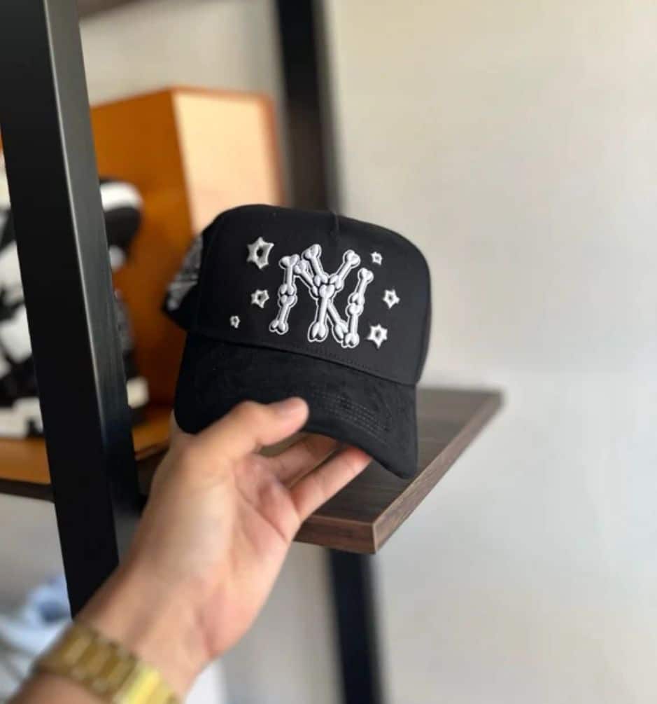 31 HATS SKELETON