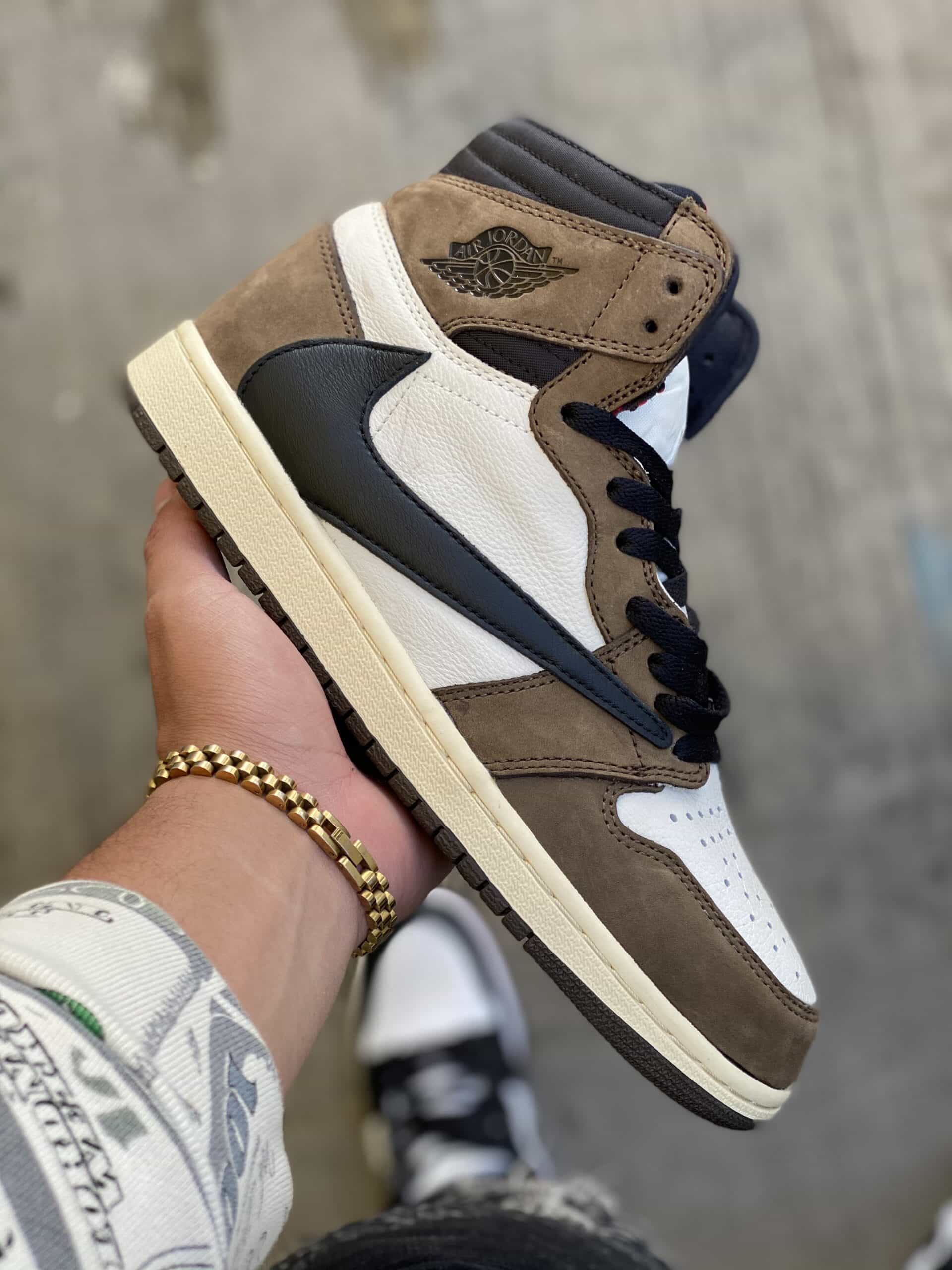 Jordan 1 Travis Scott