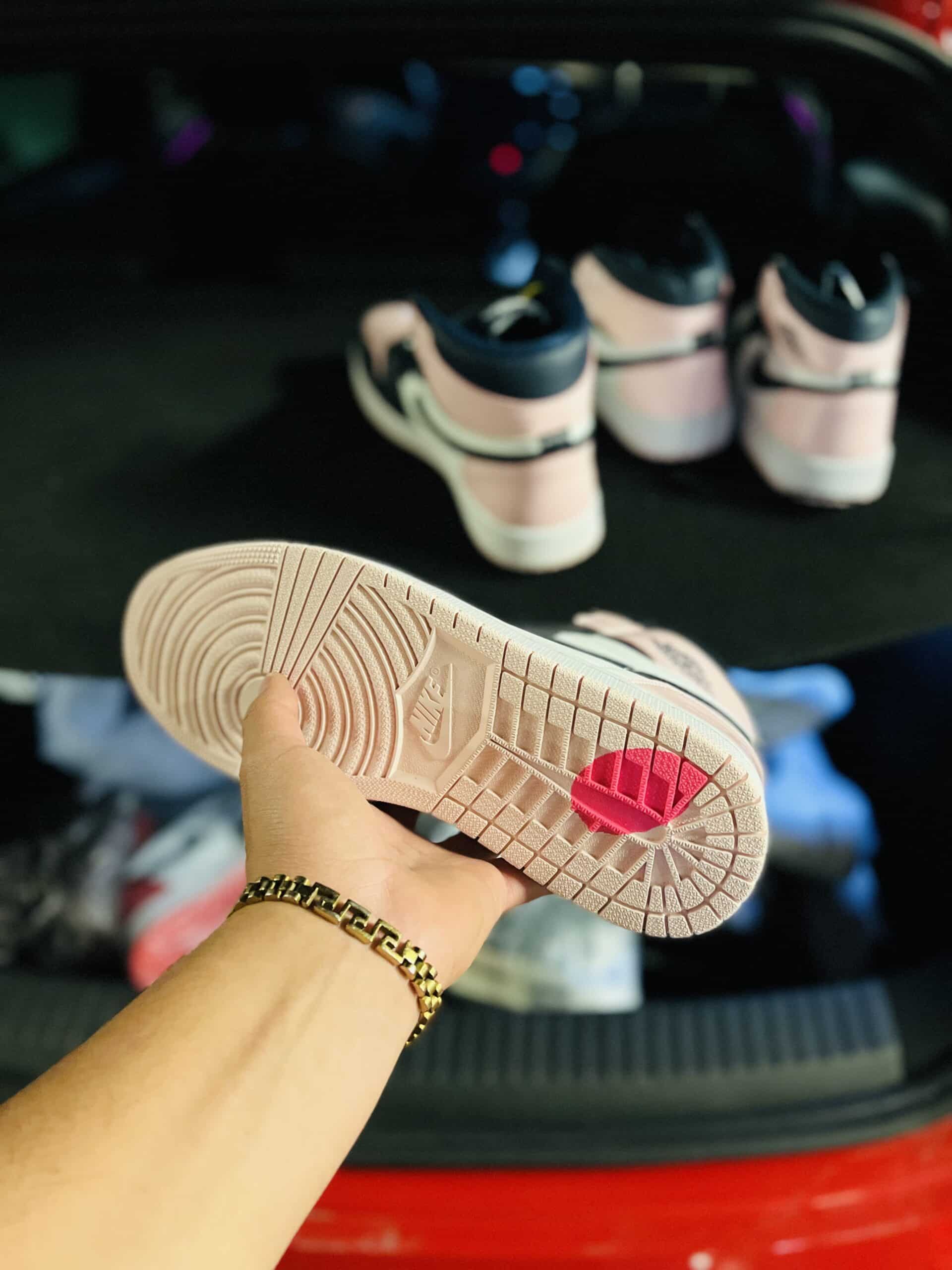 Jordan 1 Bubble Gum