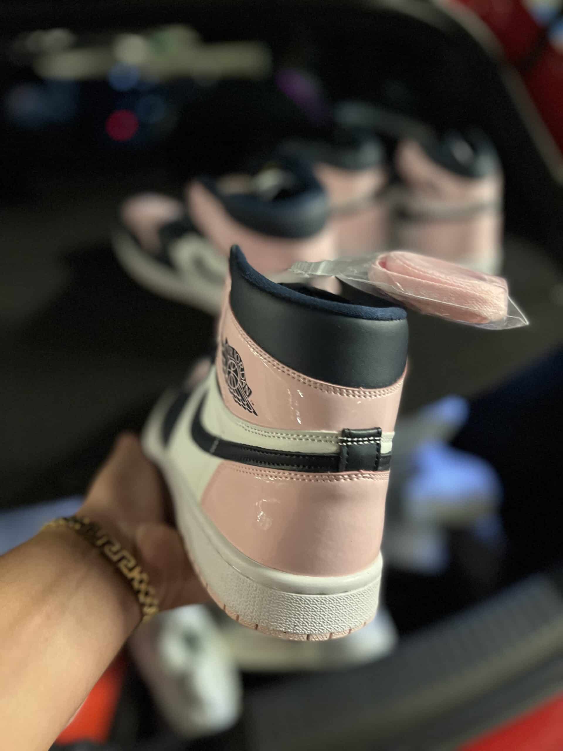 Jordan 1 Bubble Gum