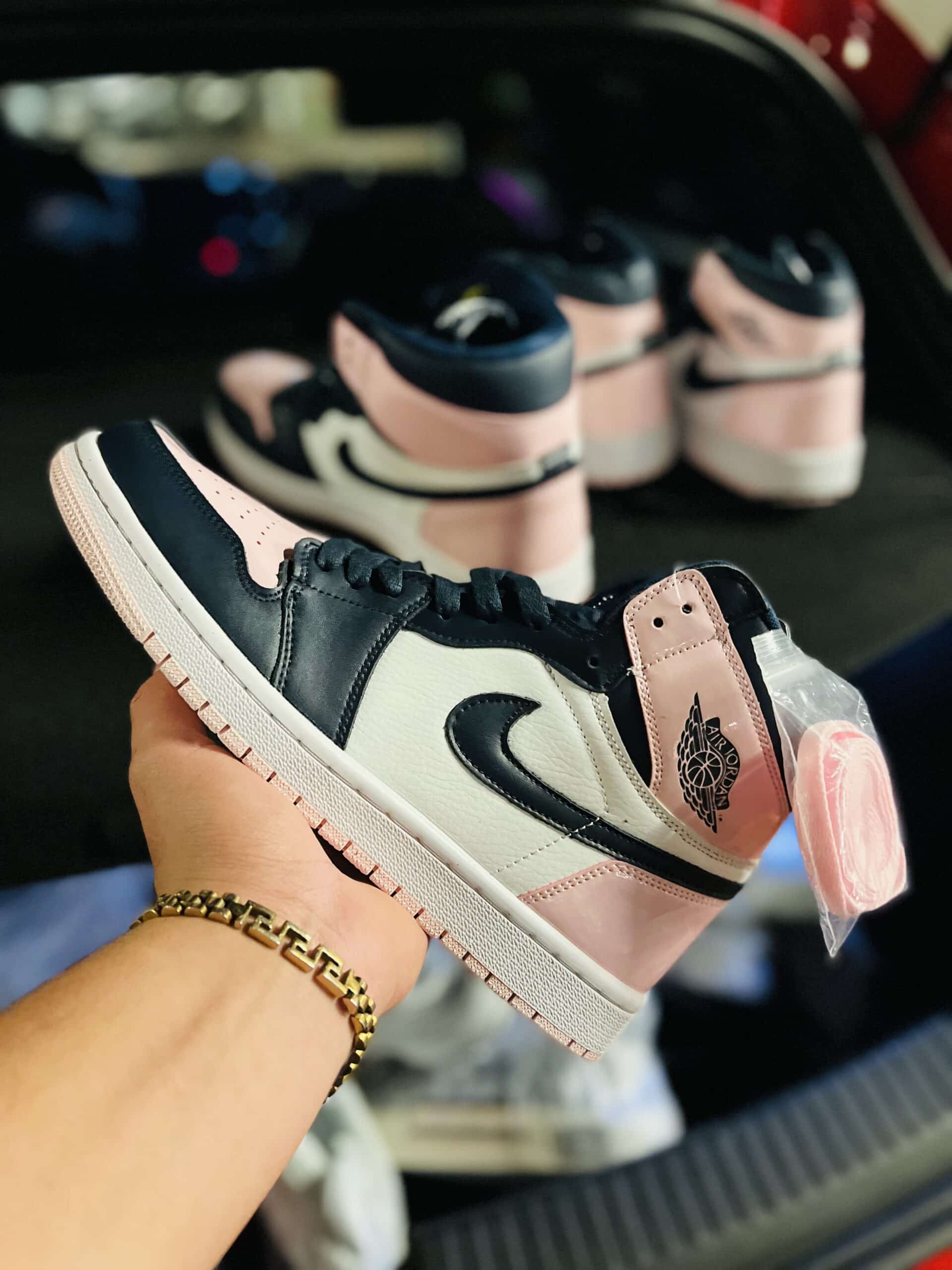 Jordan 1 Bubble Gum