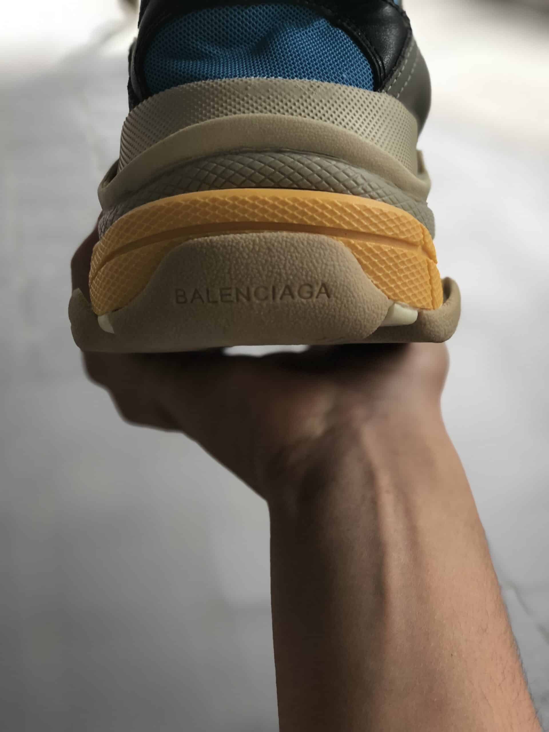 BALENCIAGA TRIPLE S (diseñador)