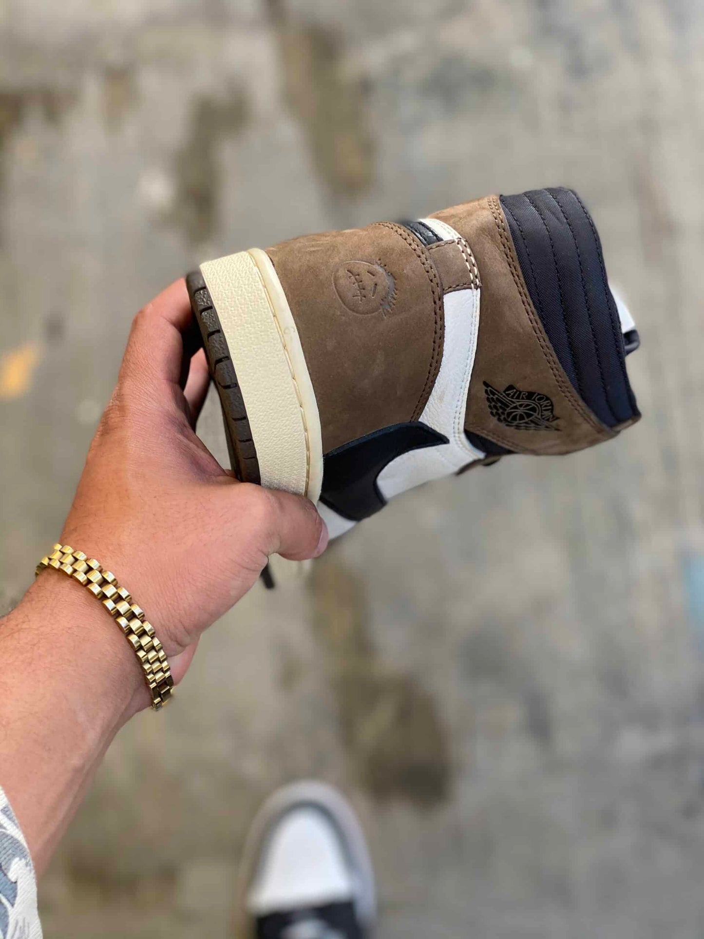 Jordan 1 Travis Scott