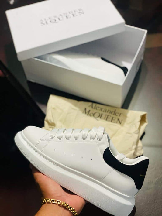 Alexander McQueen - Oversized Sneaker (diseñador)