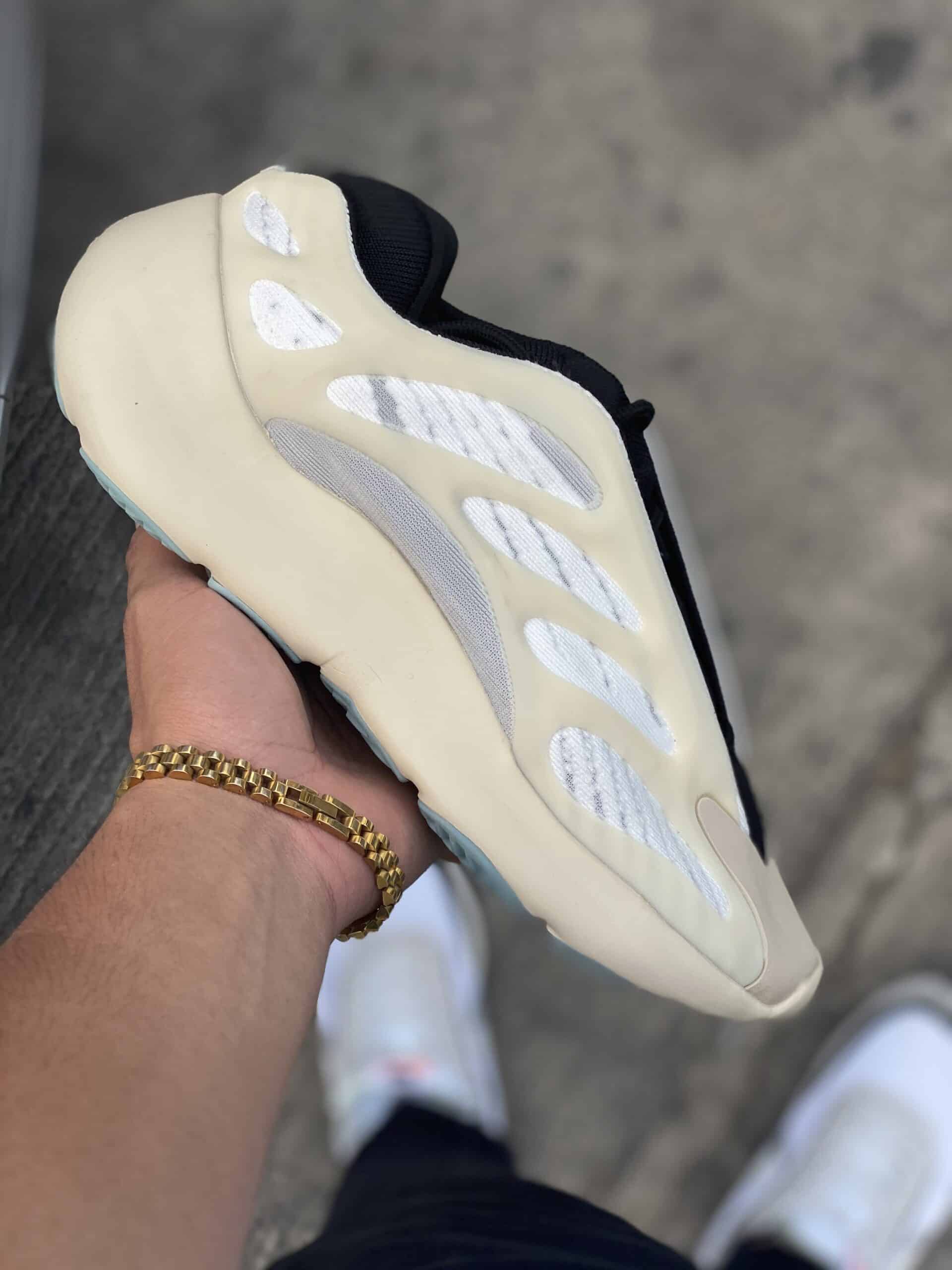 Yeezy 700 Azael