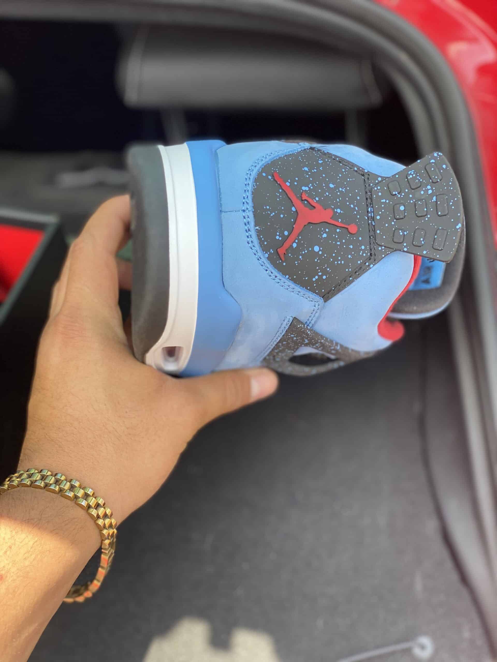 Jordan 4 Travis Scott