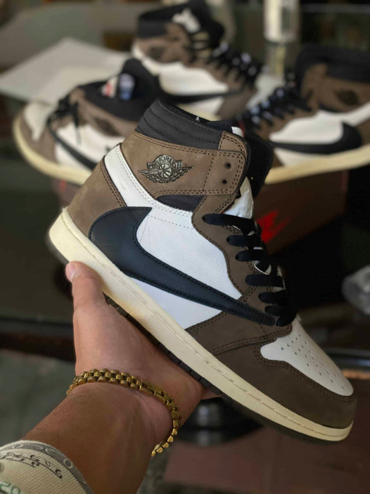 Jordan 1 Travis Scott