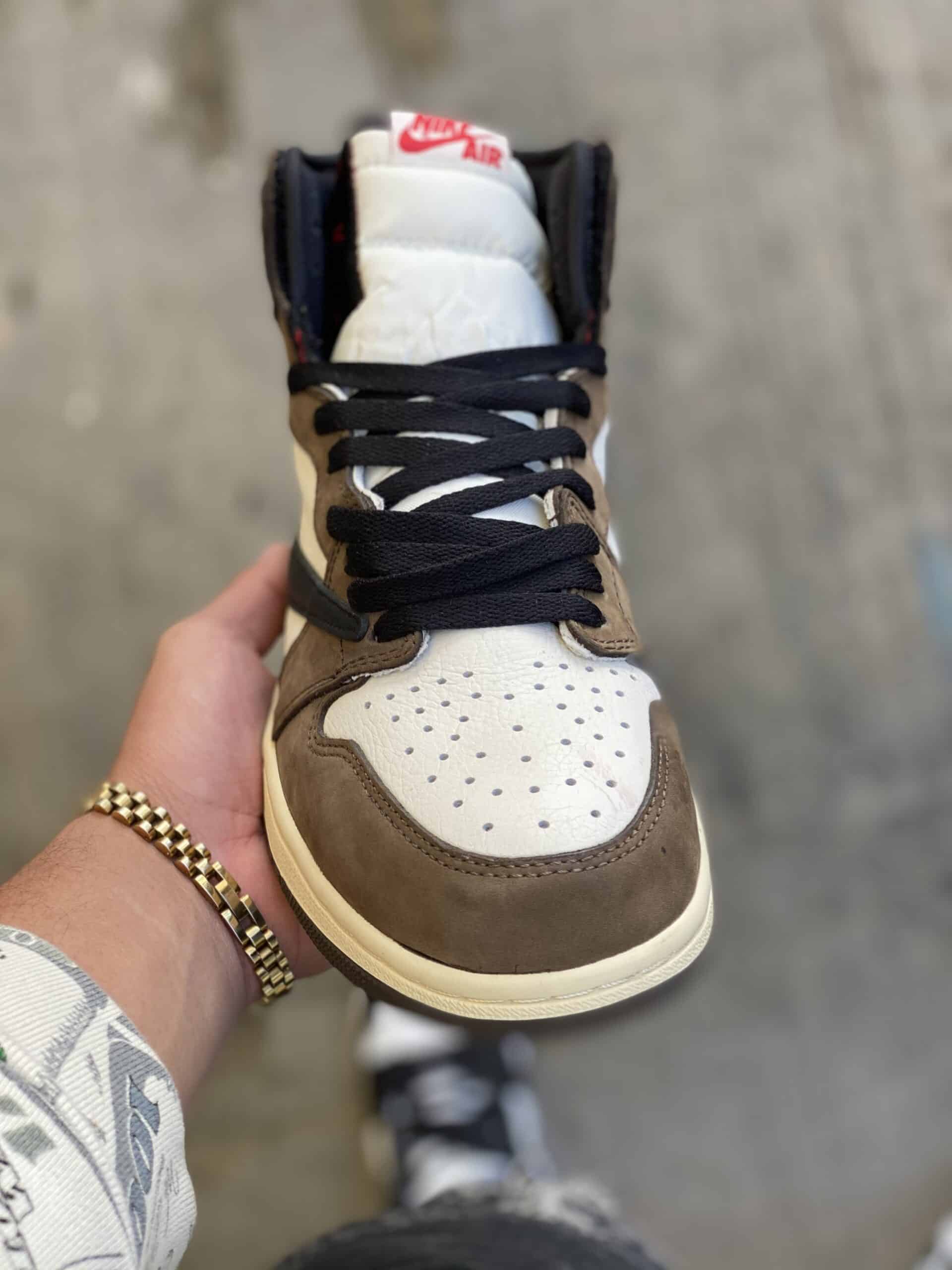 Jordan 1 Travis Scott
