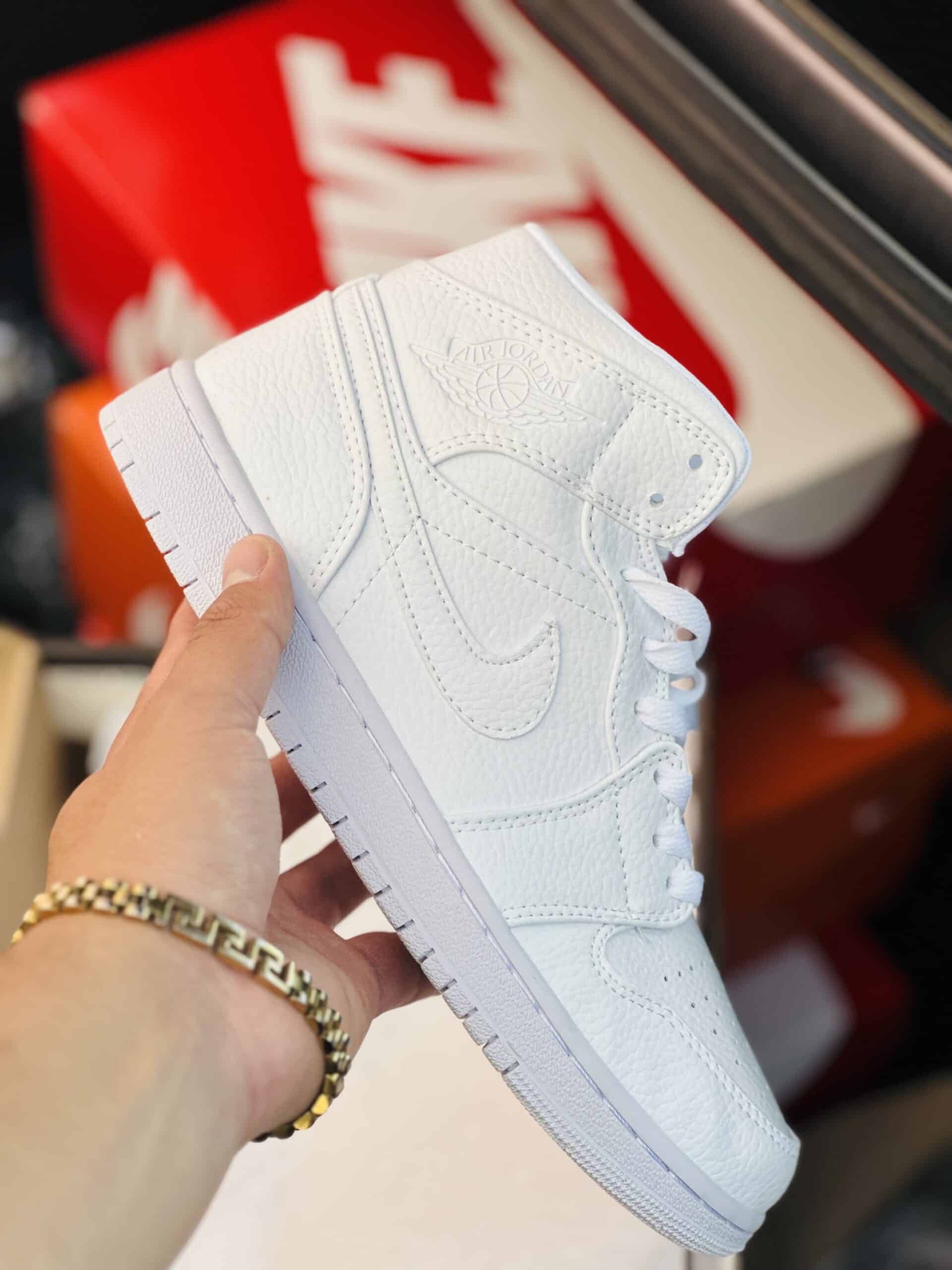 Jordan 1 Triple White
