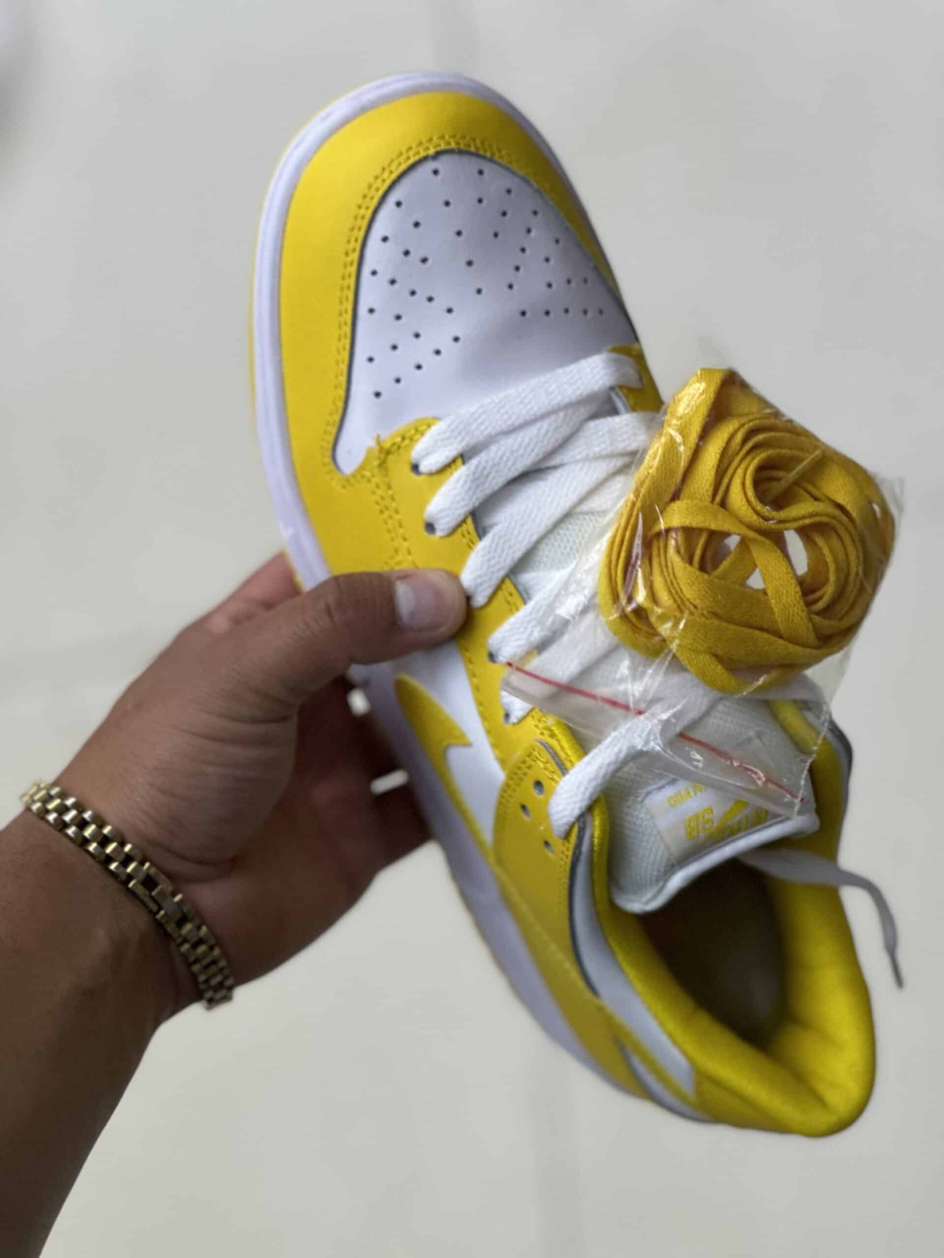 Dunk Yellow