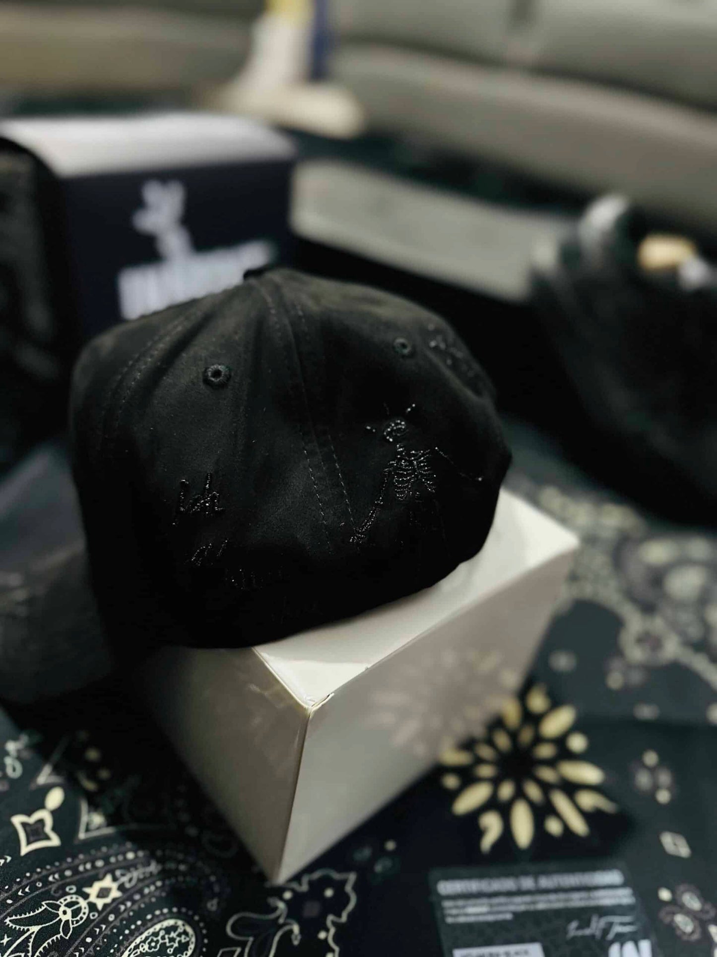 Muratravis black