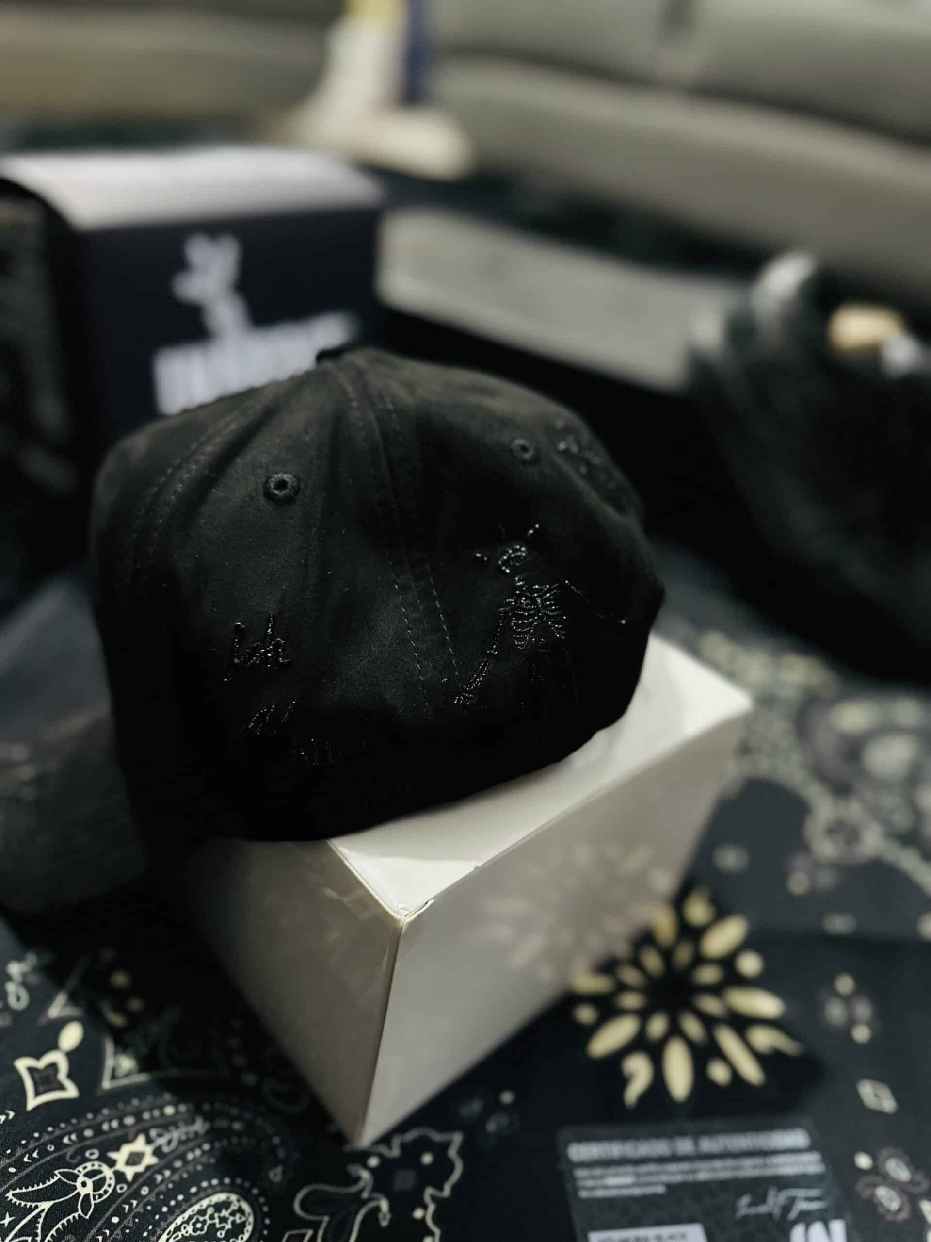 Muratravis black