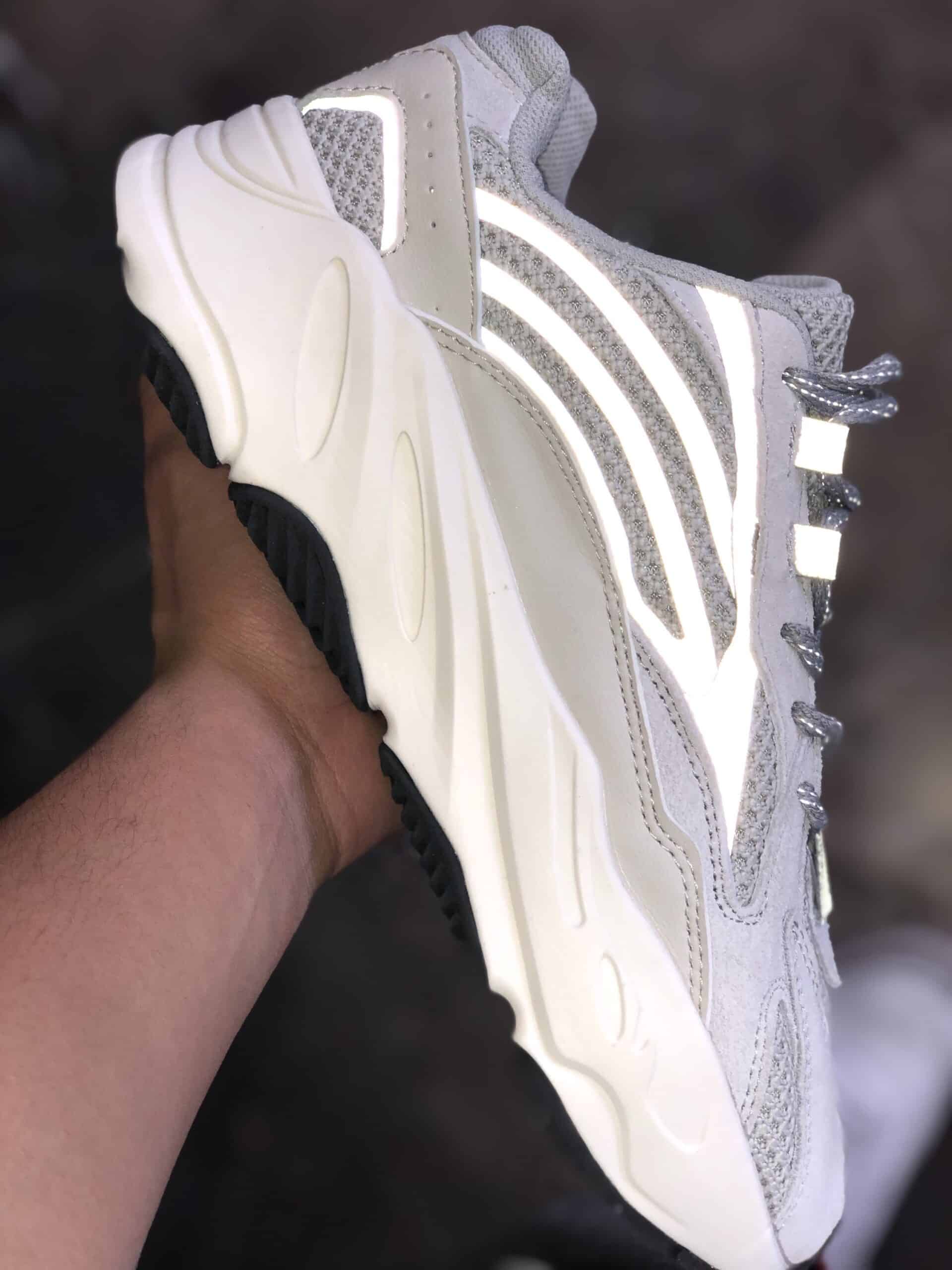 Yeezy 700 static