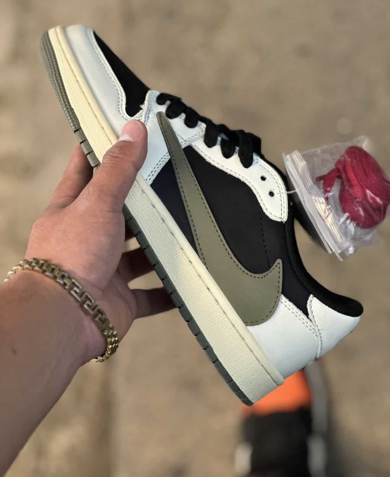 Jordan 1 Travis Scott Low Olive