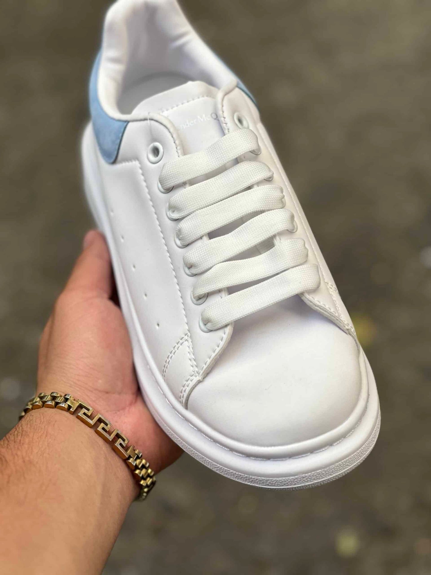 Alexander McQueen blue (diseñador)