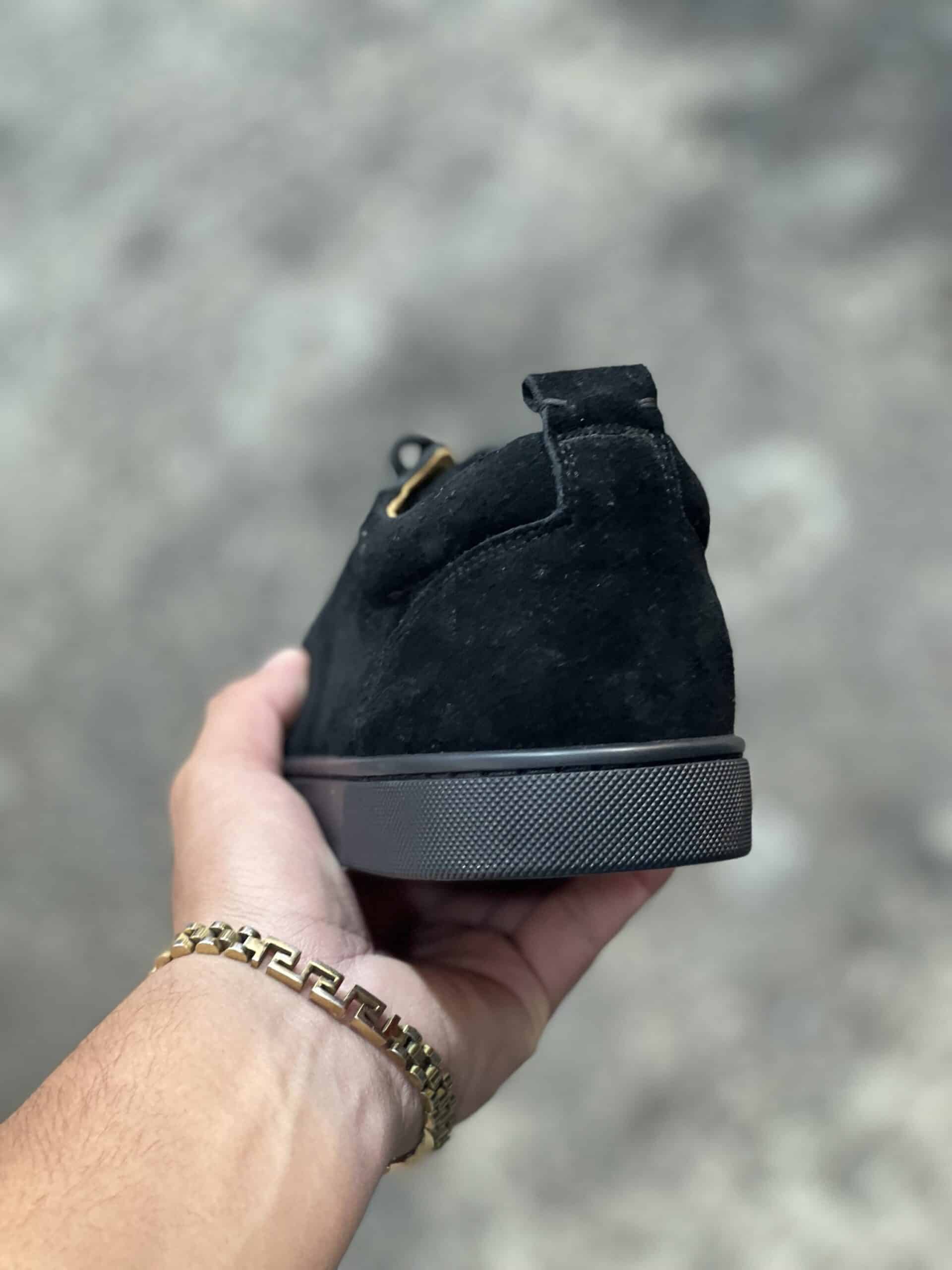 Louboutin (suela roja) (diseñador)